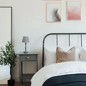  Apartment Stylish 2 Bedroom Flat In Ilford, London United Kingdom